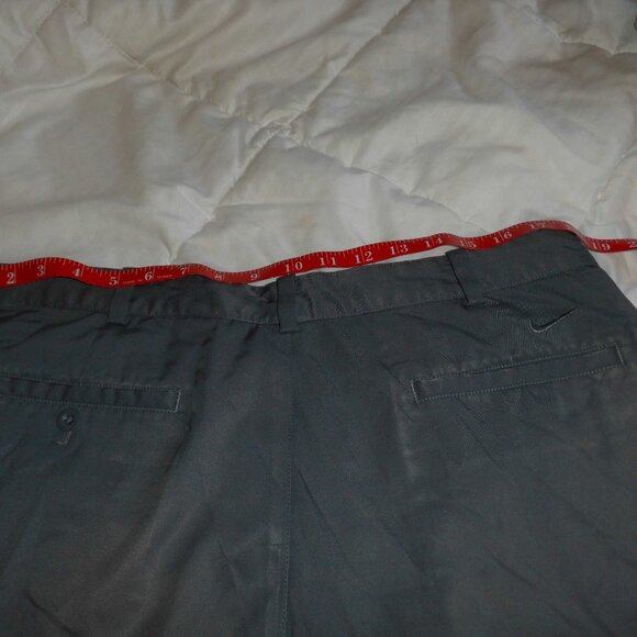 NIKE DRI FIT PERFORMANCE MENS GOLF SHORTS IN SZ 36 - Picture 9 of 9